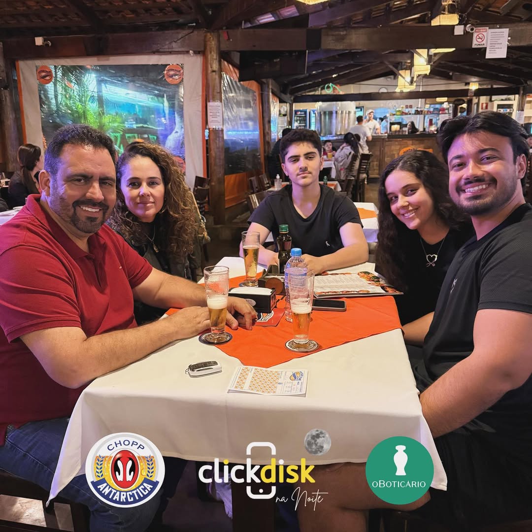 Click Disk na Noite pintado D\'Ouro em Passos MG