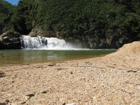 Cachoeira Zé Carlinho - Delfinópolis MG.