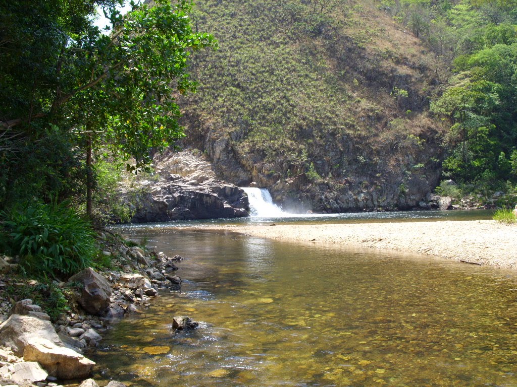 Guia de Cachoeiras Delfinópolis MG.